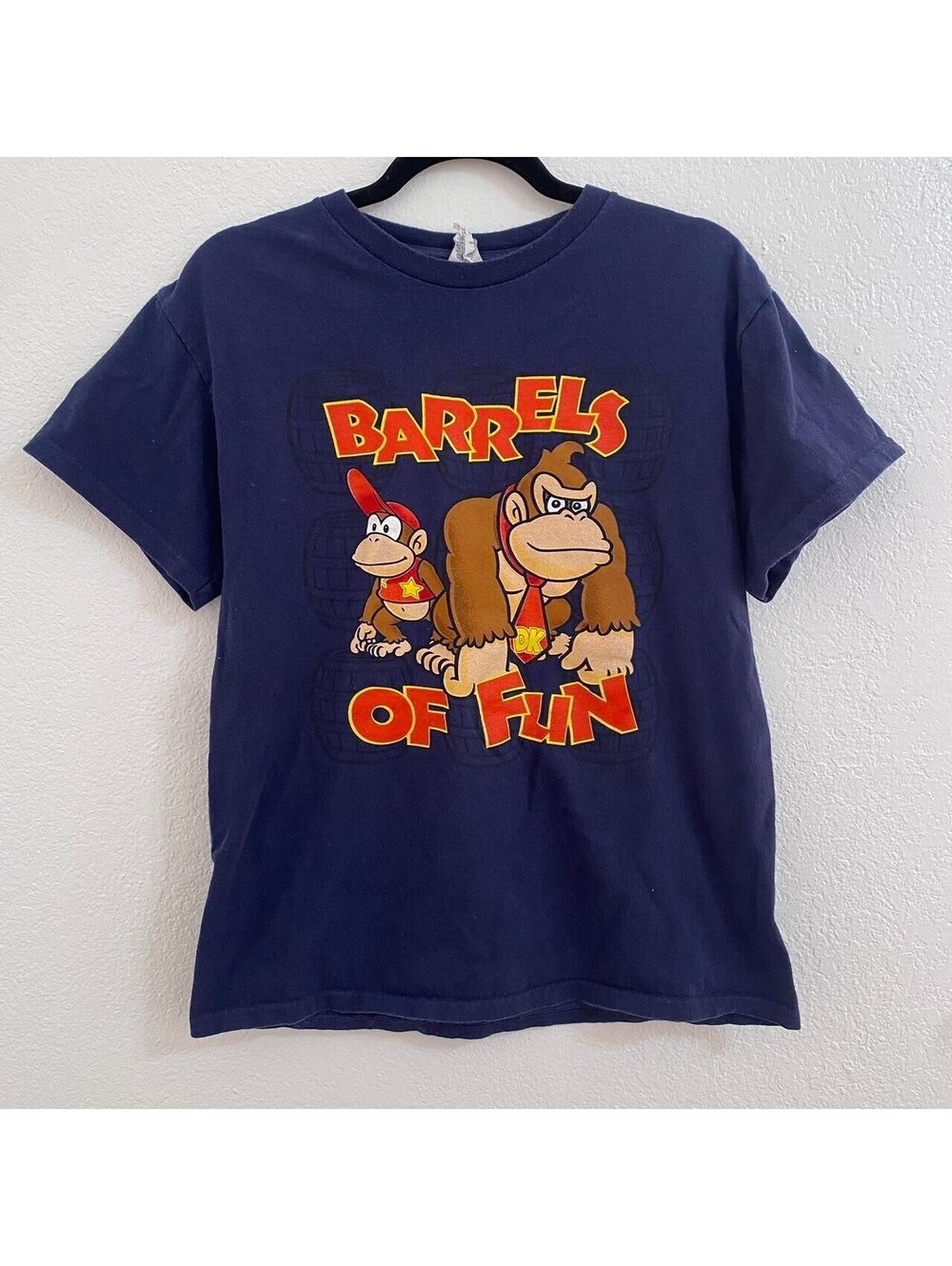Donkey Kong Barrels of Fun Graphic Shirt Size M